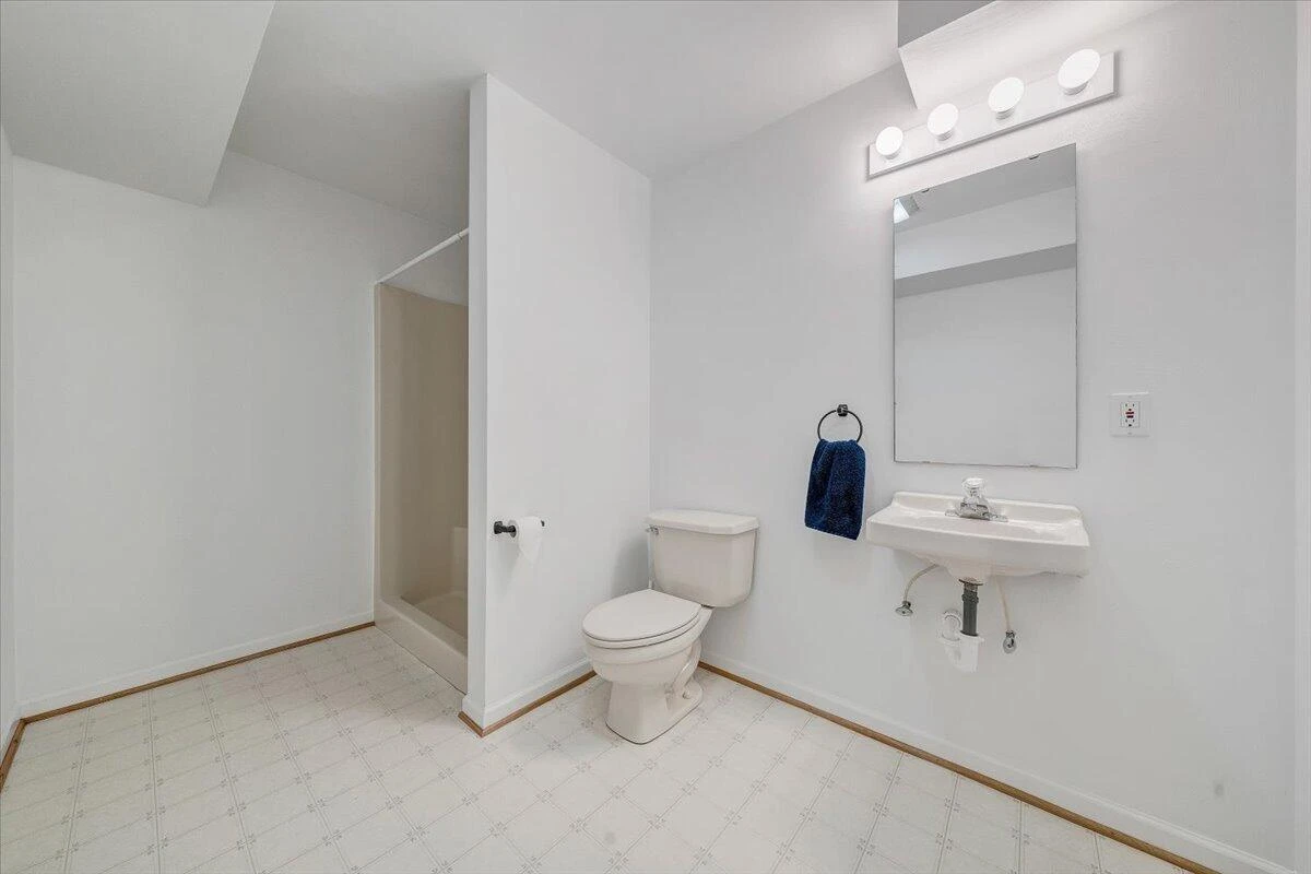 7093 Old Fincastle RD - Photo 34