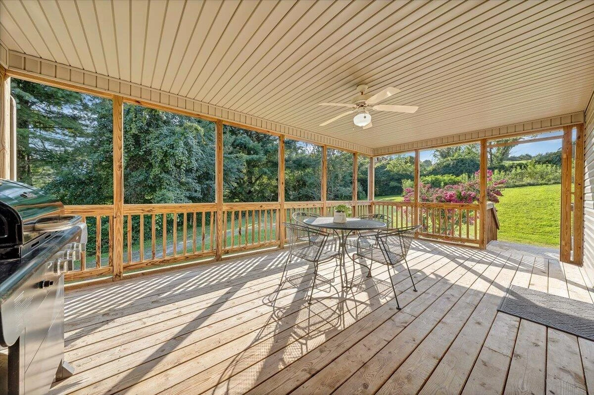7093 Old Fincastle RD - Photo 36