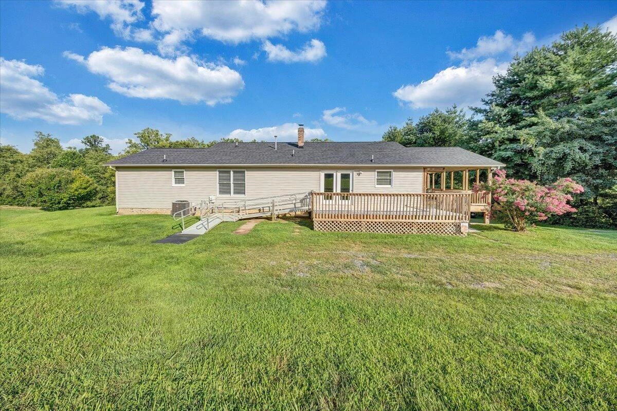 7093 Old Fincastle RD - Photo 39