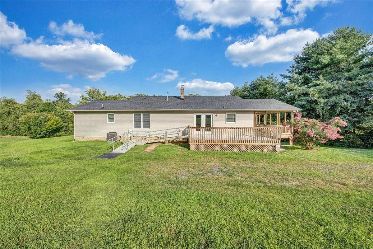 7093 Old Fincastle RD - Photo 40