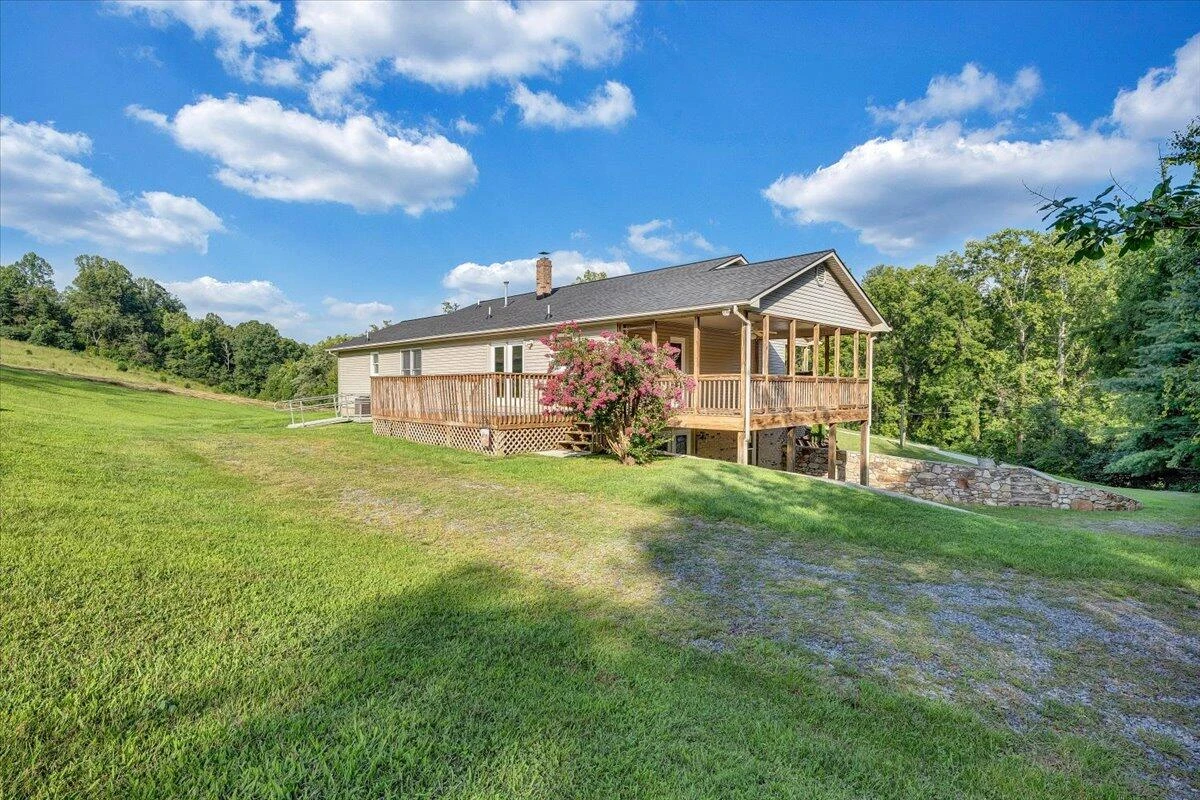 7093 Old Fincastle RD - Photo 41