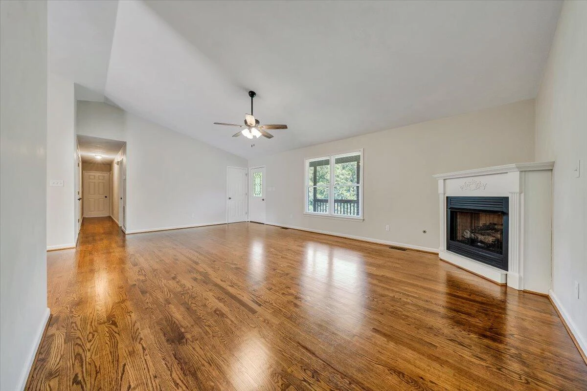 7093 Old Fincastle RD - Photo 7