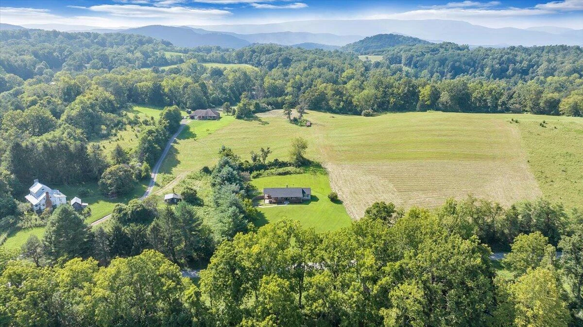 7093 Old Fincastle RD - Photo 48