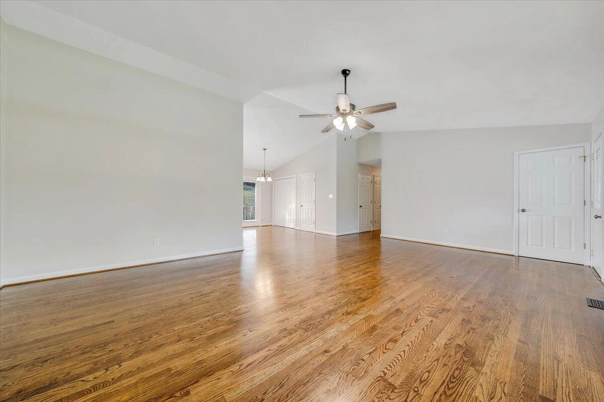 7093 Old Fincastle RD - Photo 8