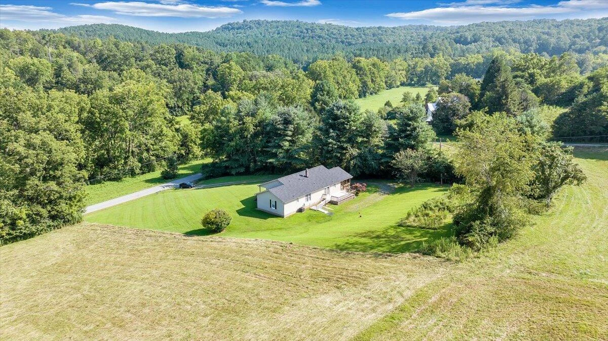 7093 Old Fincastle RD - Photo 59