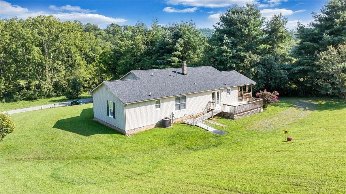 7093 Old Fincastle RD - Photo 68