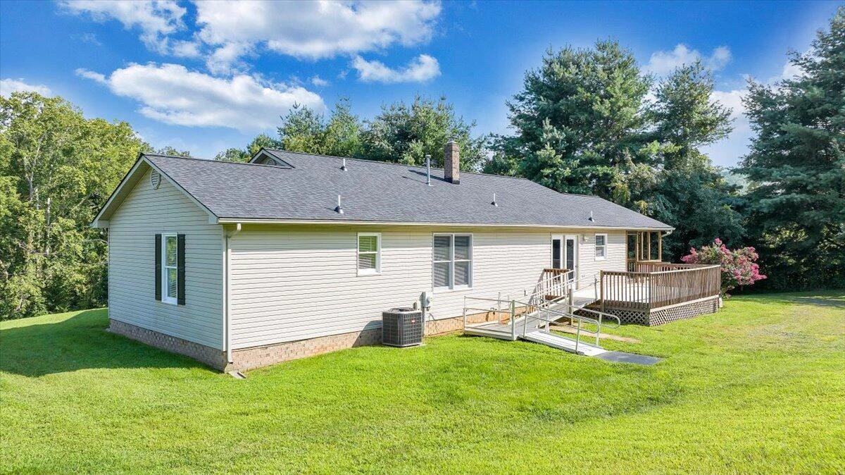 7093 Old Fincastle RD - Photo 69