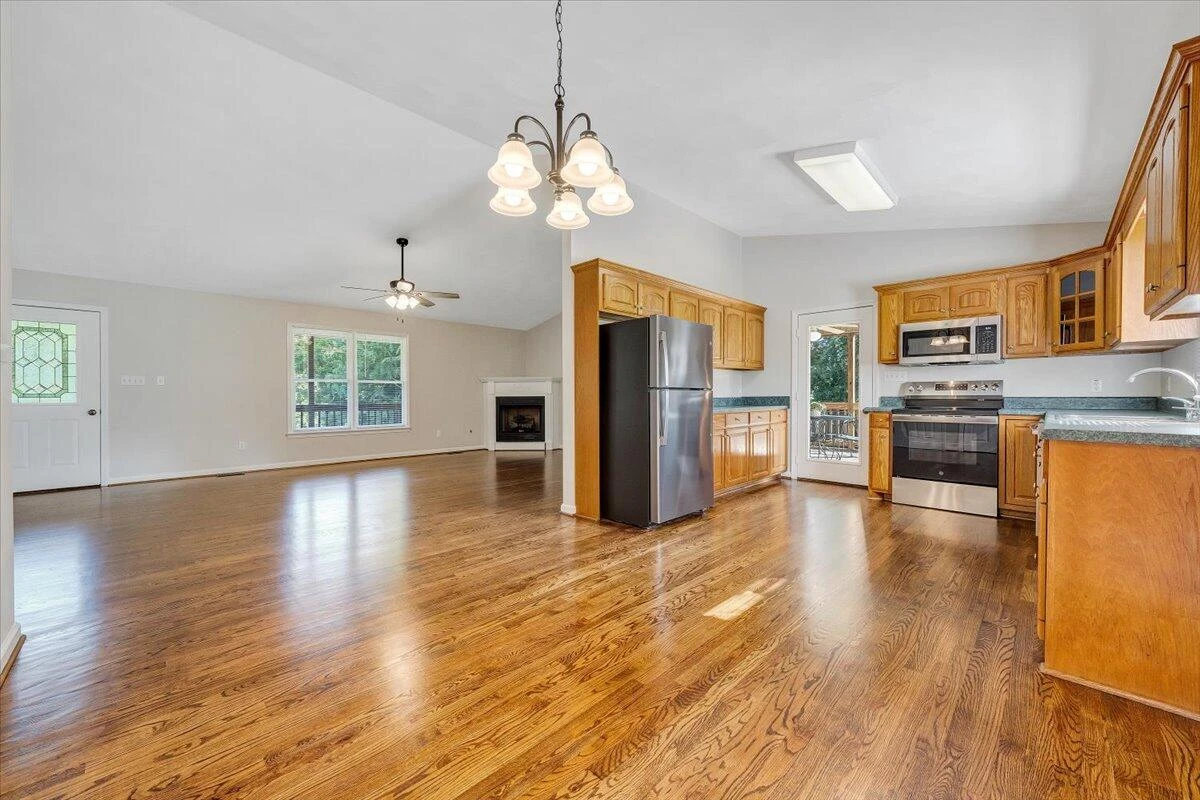 7093 Old Fincastle RD - Photo 12