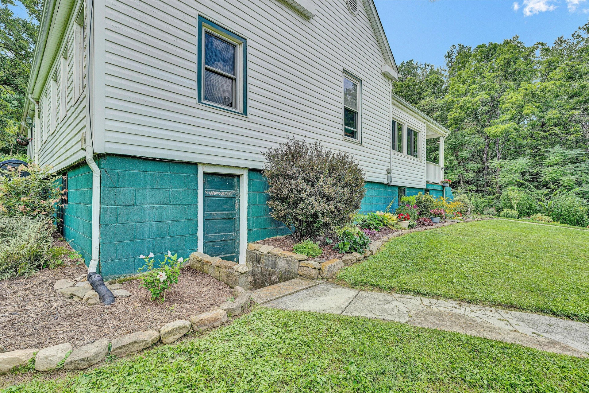 12931 Catawba RD - Photo 32