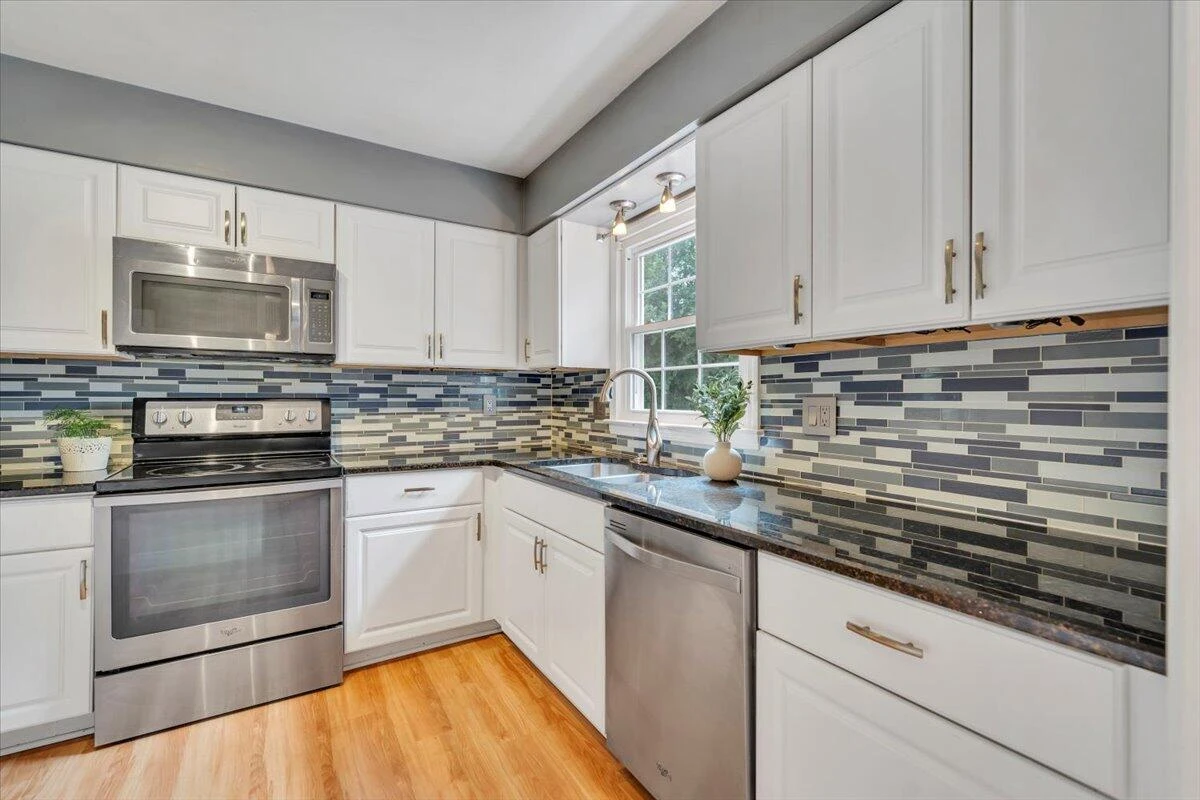 6316 Greenway DR - Photo 16