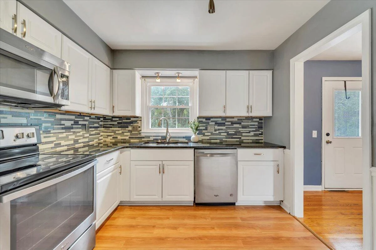 6316 Greenway DR - Photo 17