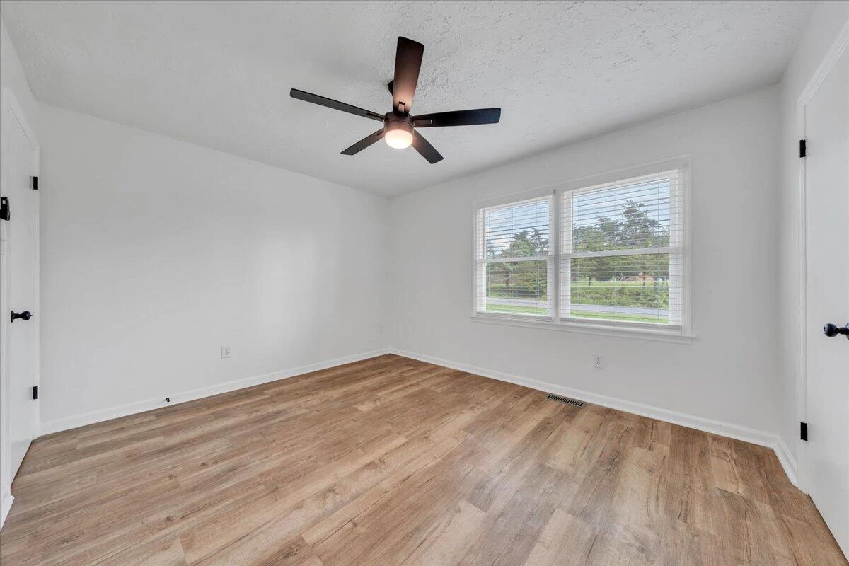427 Farmington RD - Photo 18