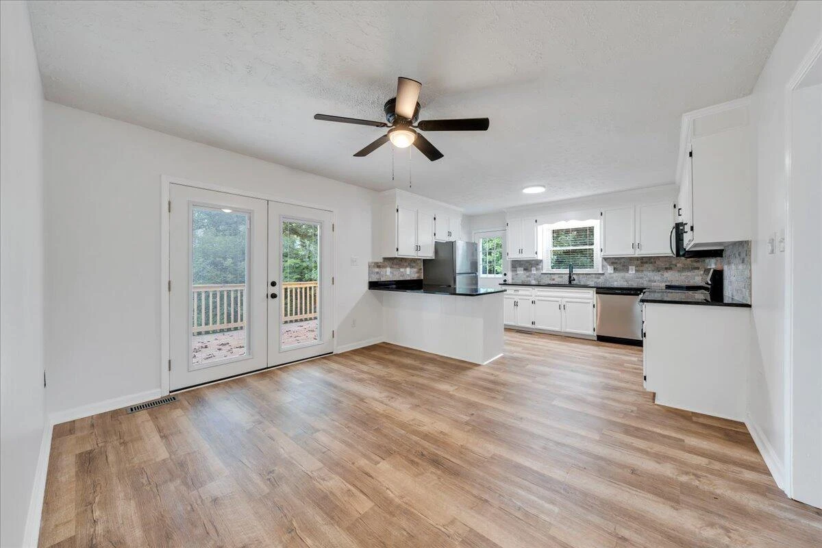 427 Farmington RD - Photo 8