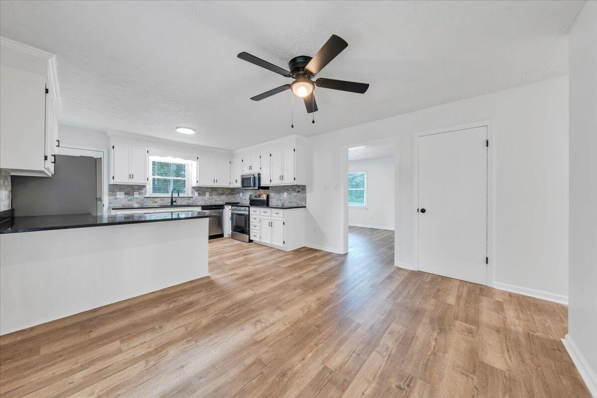 427 Farmington RD - Photo 9