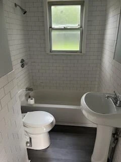 110 Clover AVE NE - Photo 4