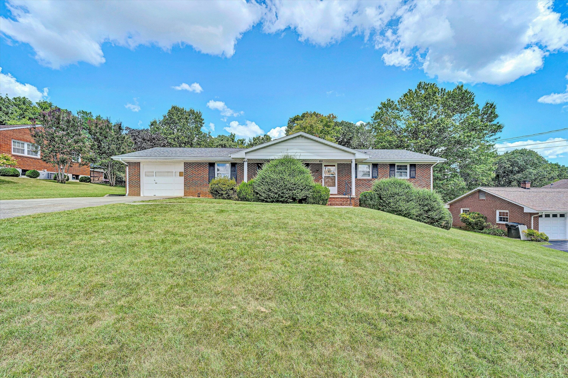 6727 Northway DR