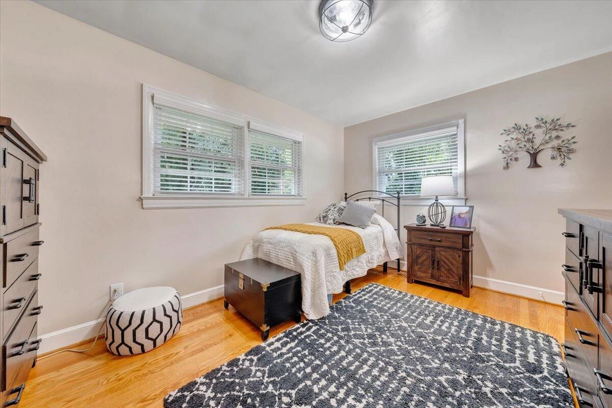 2739 Grandin RD SW - Photo 26