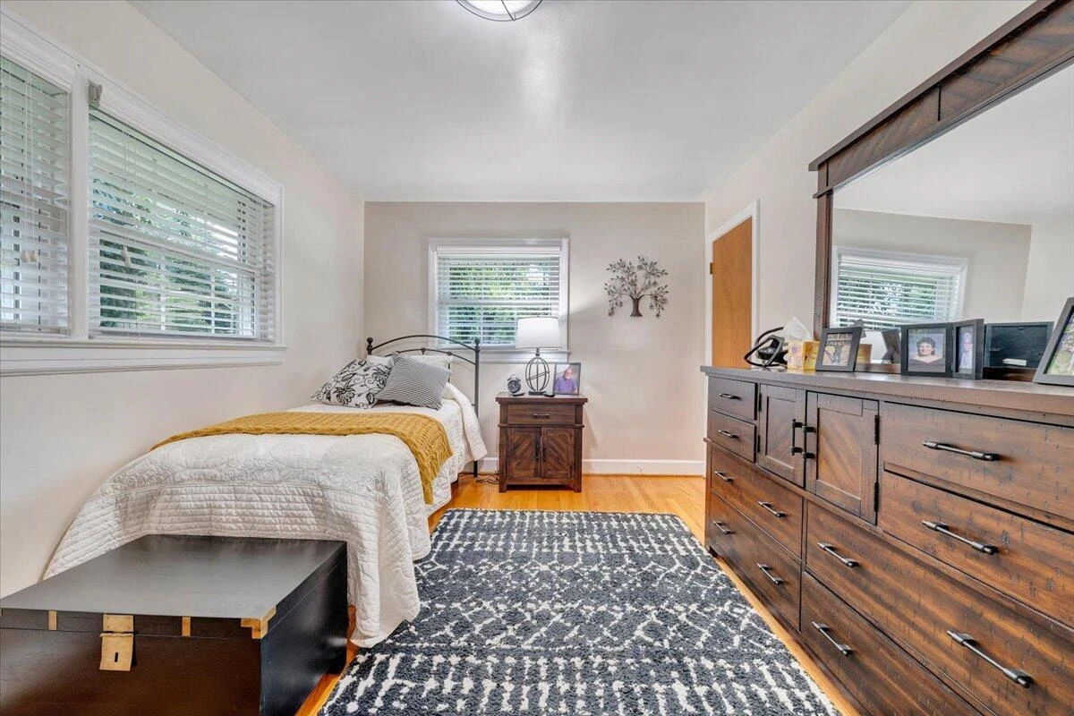 2739 Grandin RD SW - Photo 27