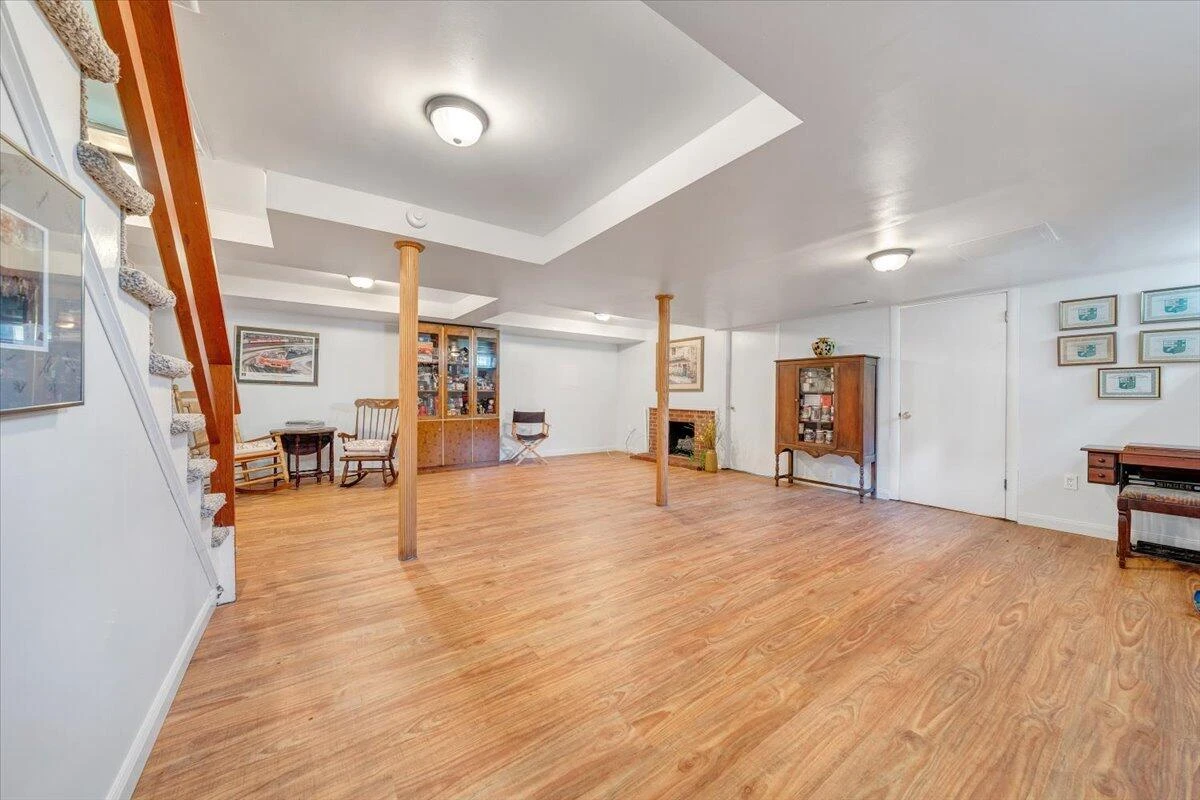 2739 Grandin RD SW - Photo 30