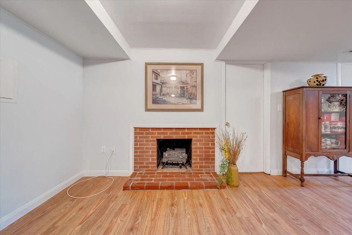 2739 Grandin RD SW - Photo 31