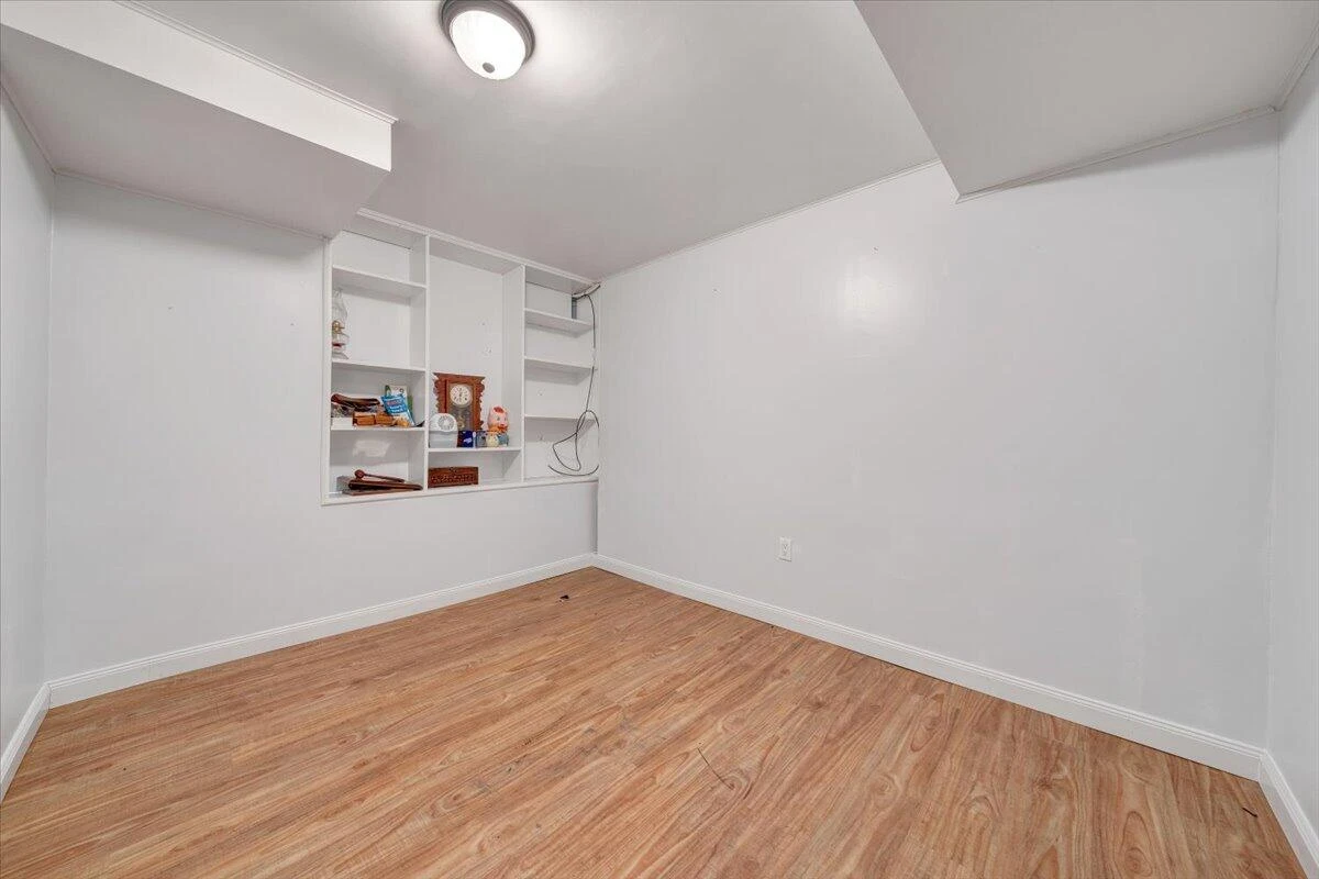 2739 Grandin RD SW - Photo 33