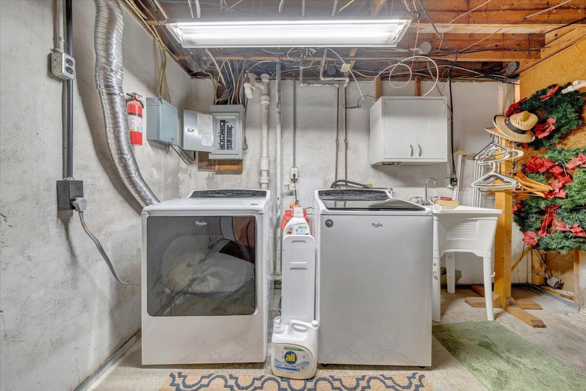 2739 Grandin RD SW - Photo 35