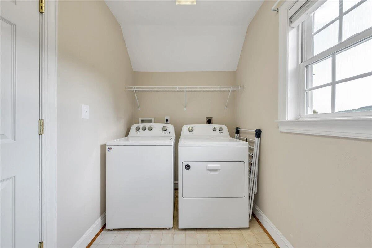 1397 Fieldgate RD - Photo 20