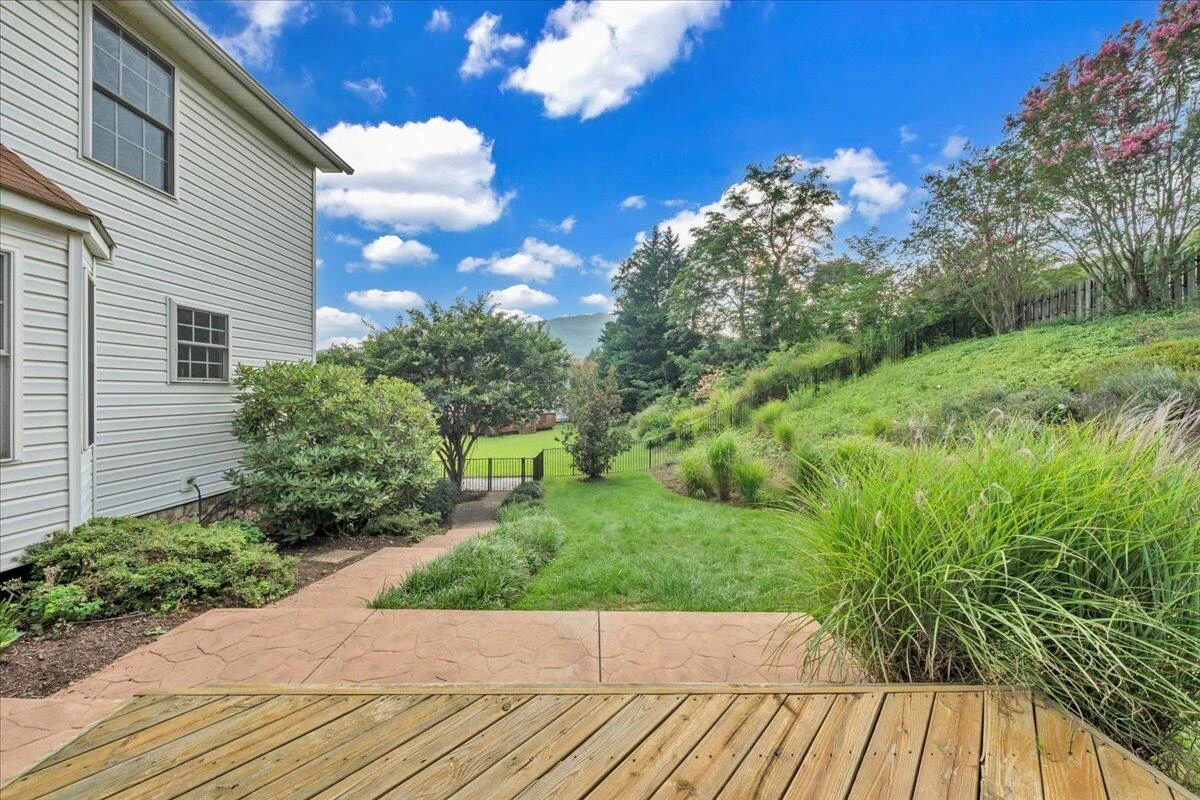 1397 Fieldgate RD - Photo 41