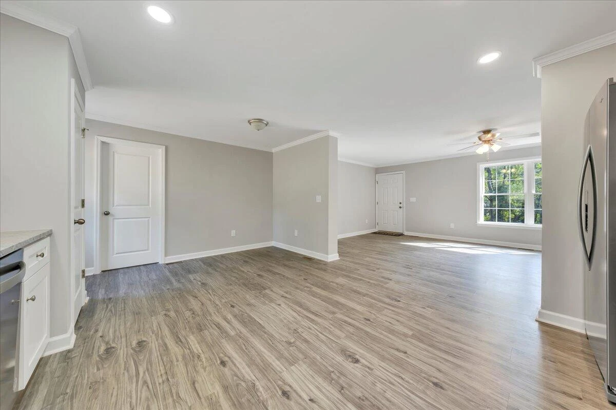 1800 Hardy RD - Photo 11