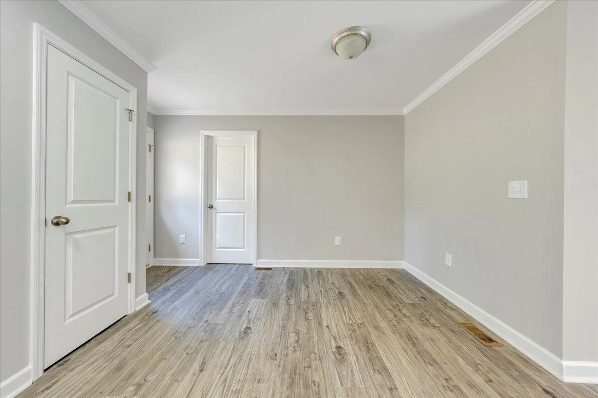 1800 Hardy RD - Photo 12