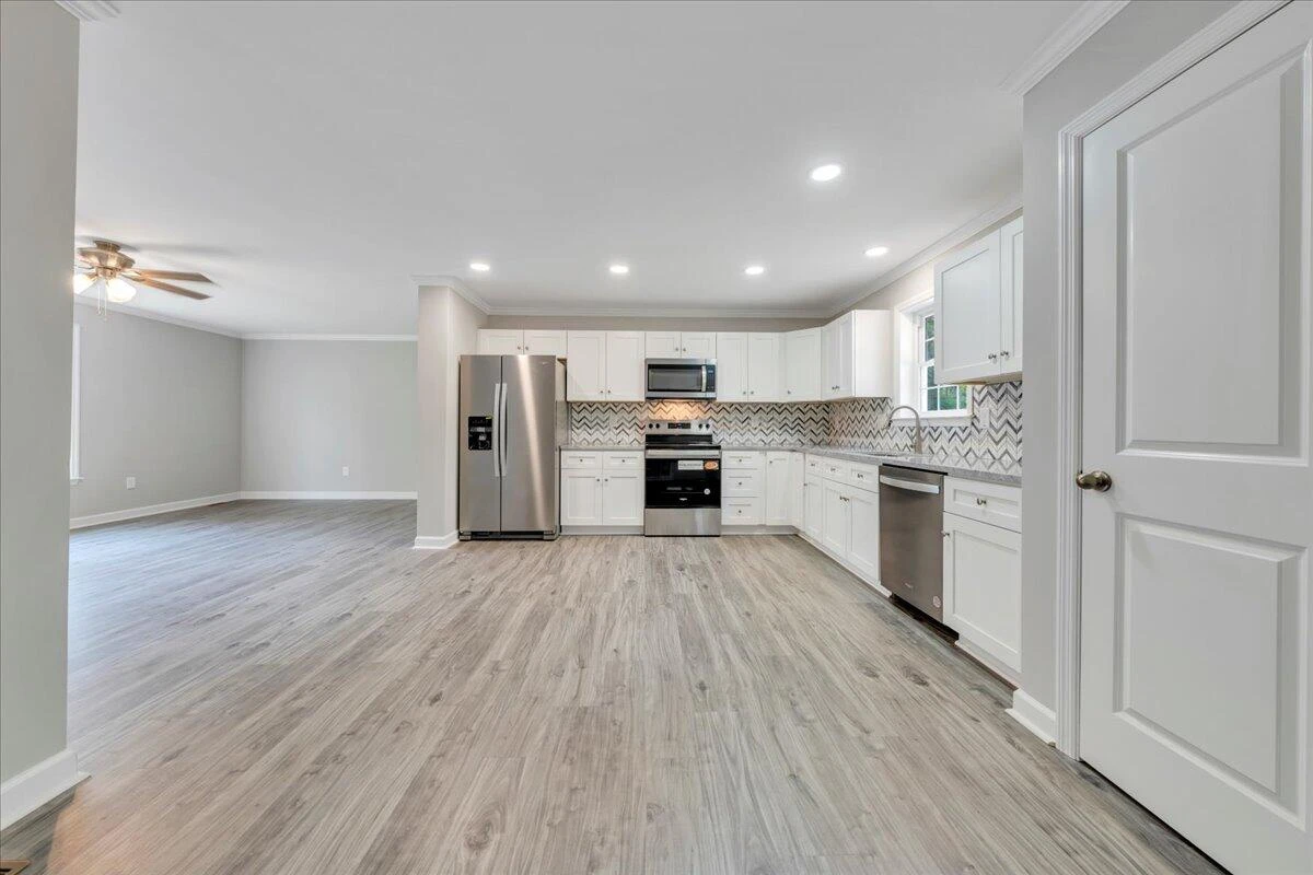 1800 Hardy RD - Photo 15