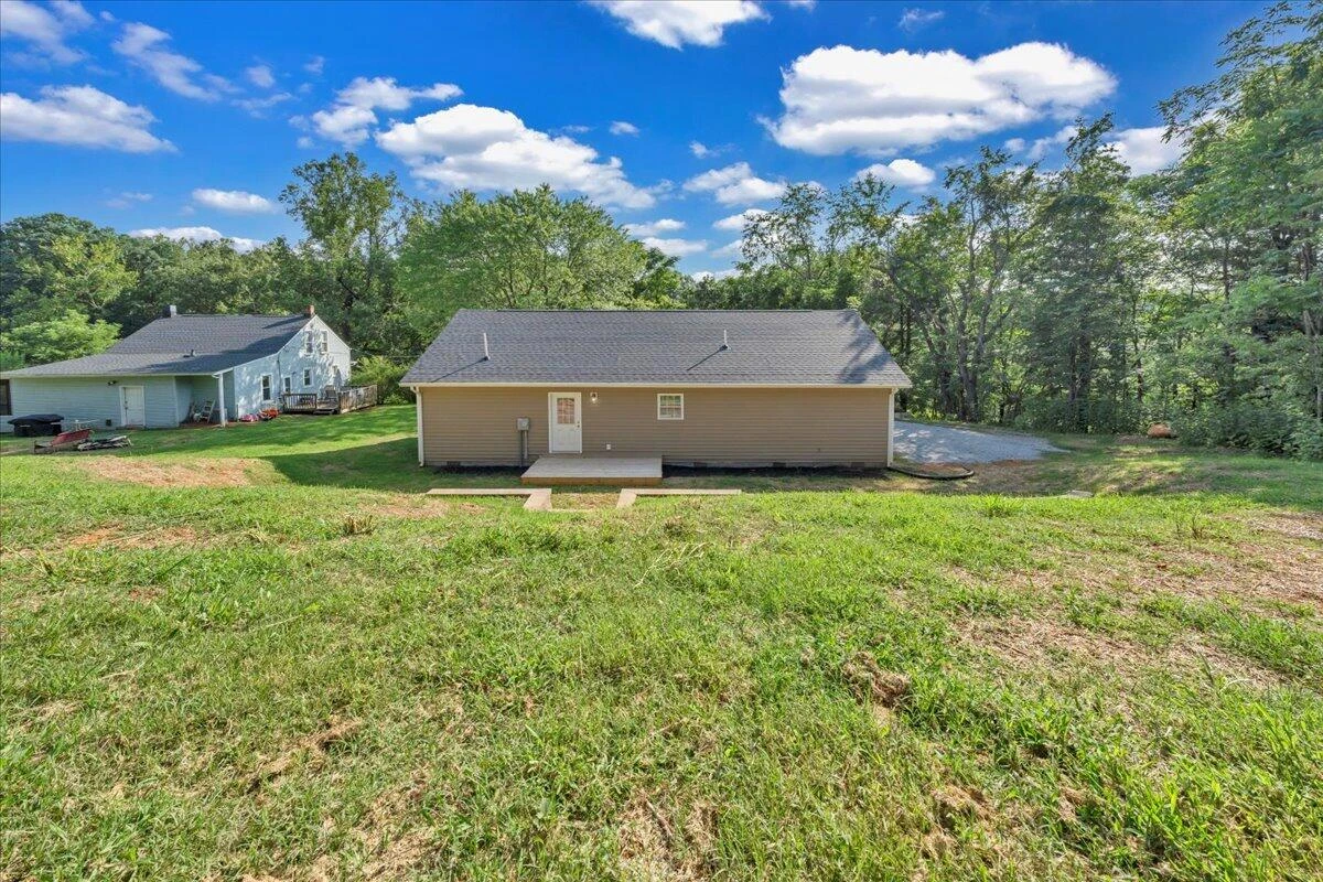 1800 Hardy RD - Photo 24
