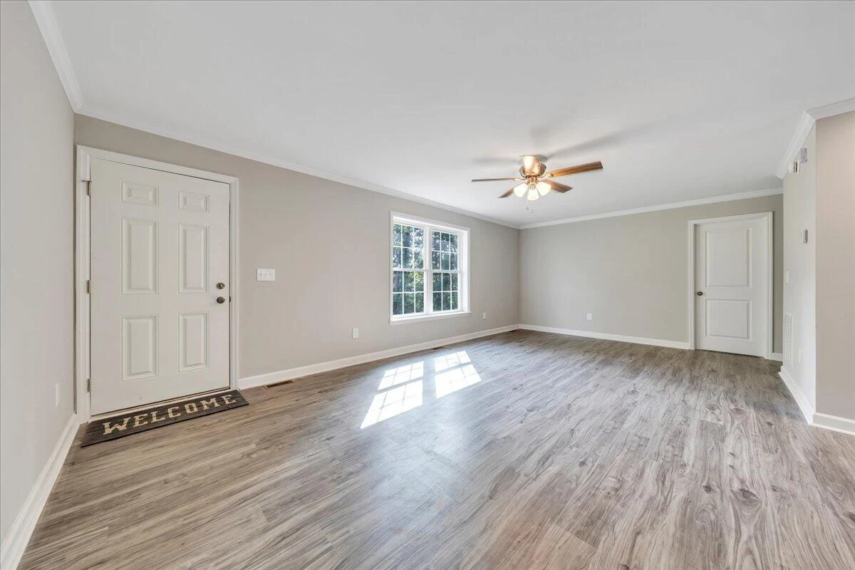 1800 Hardy RD - Photo 3
