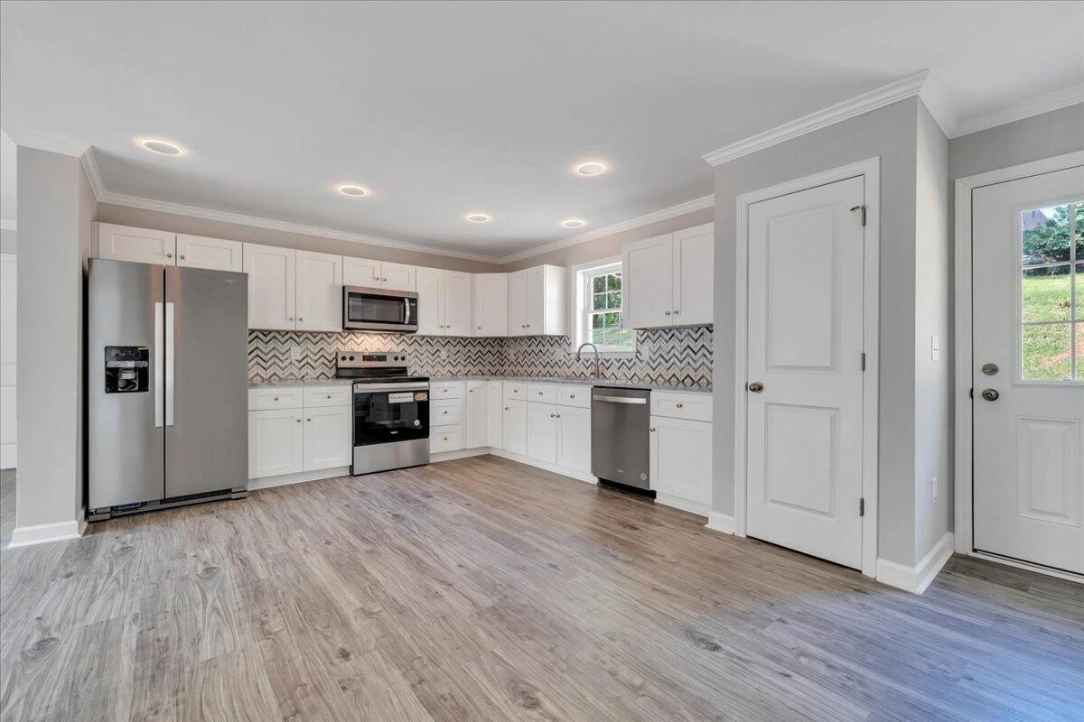 1800 Hardy RD - Photo 7