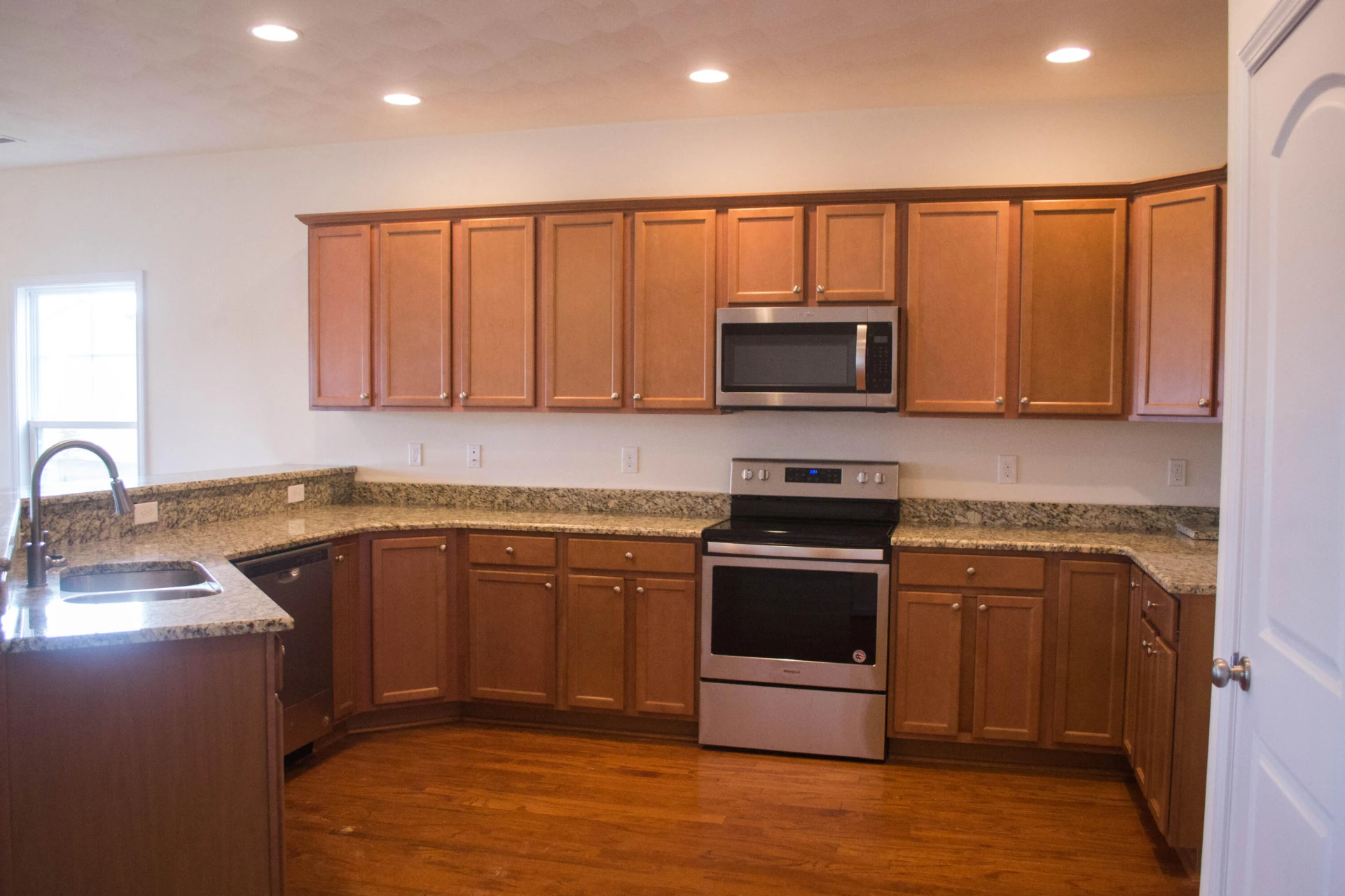 2912 Golden Ivy DR - Photo 2