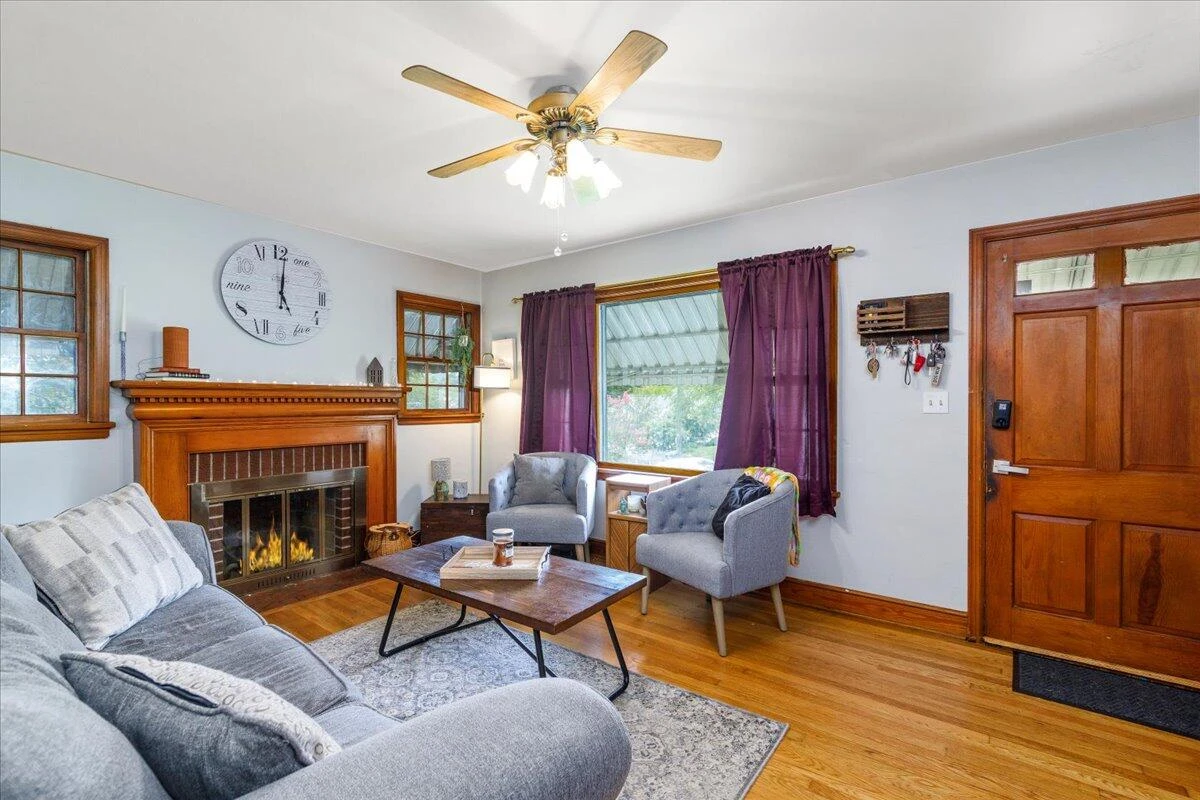 3506 Bunker Hill DR - Photo 4