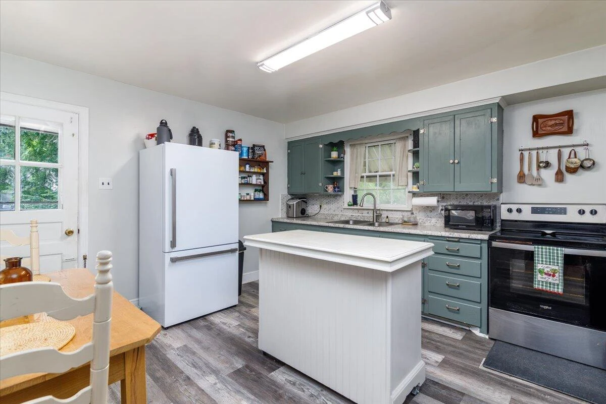 3506 Bunker Hill DR - Photo 5
