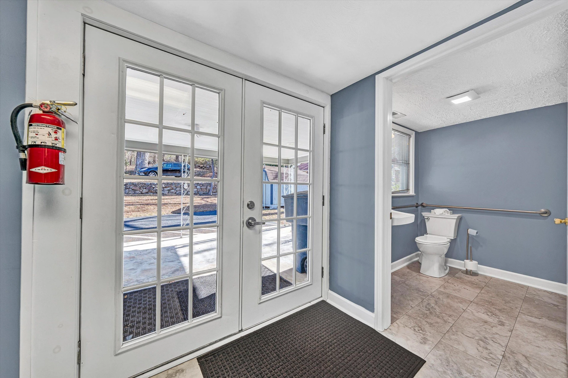 3042 Brambleton AVE SW - Photo 21