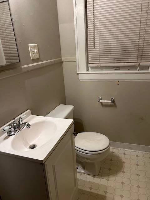 3813 Shady Lawn AVE NW - Photo 2
