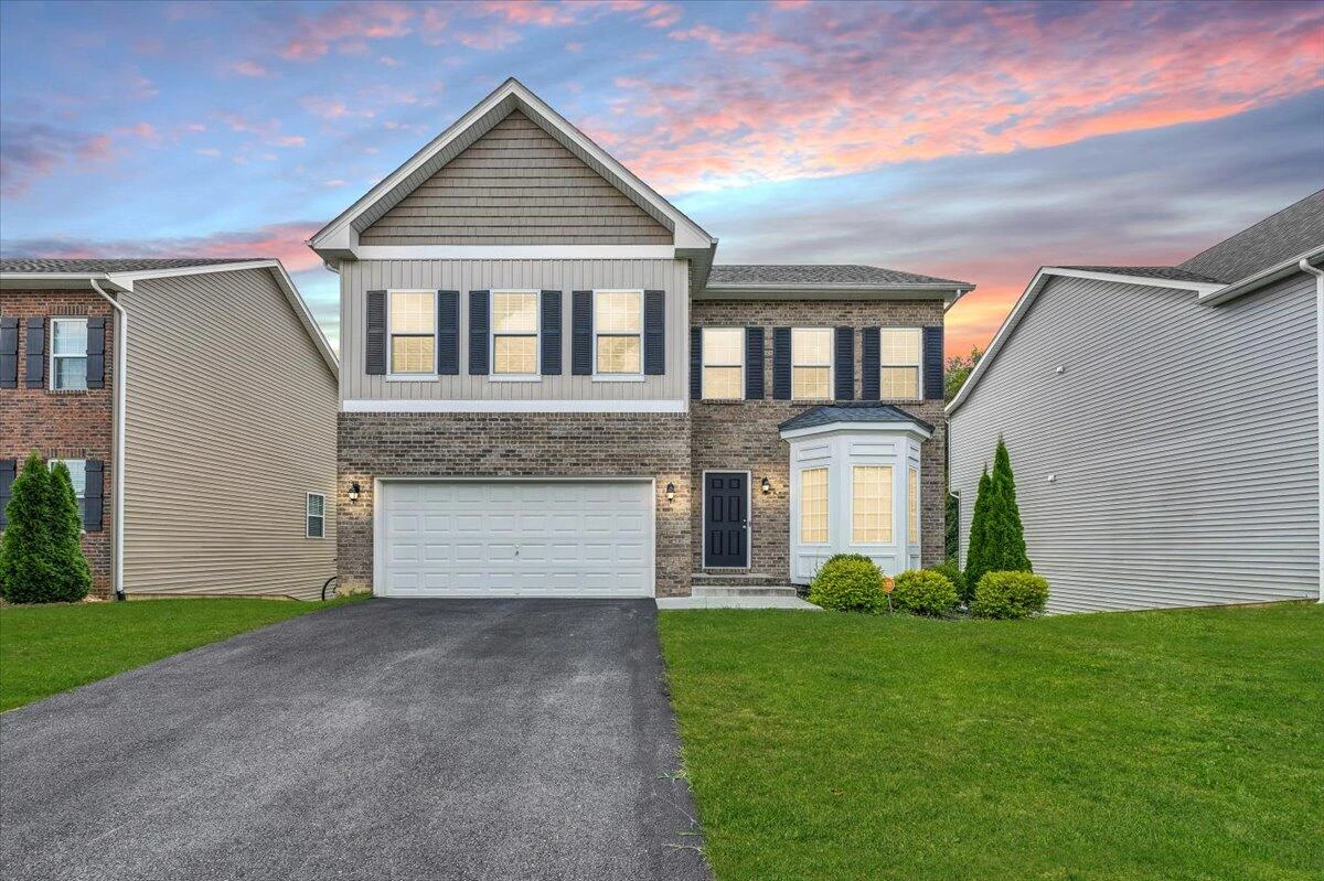 8356 Leighburn DR