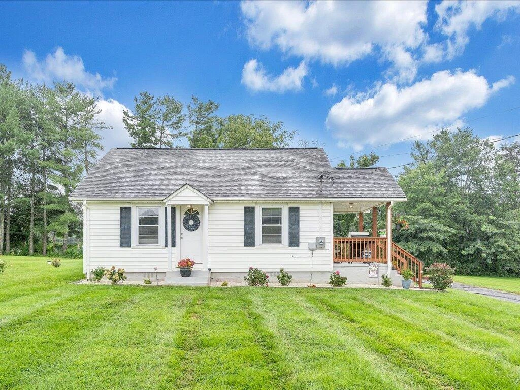 214 Spring RD