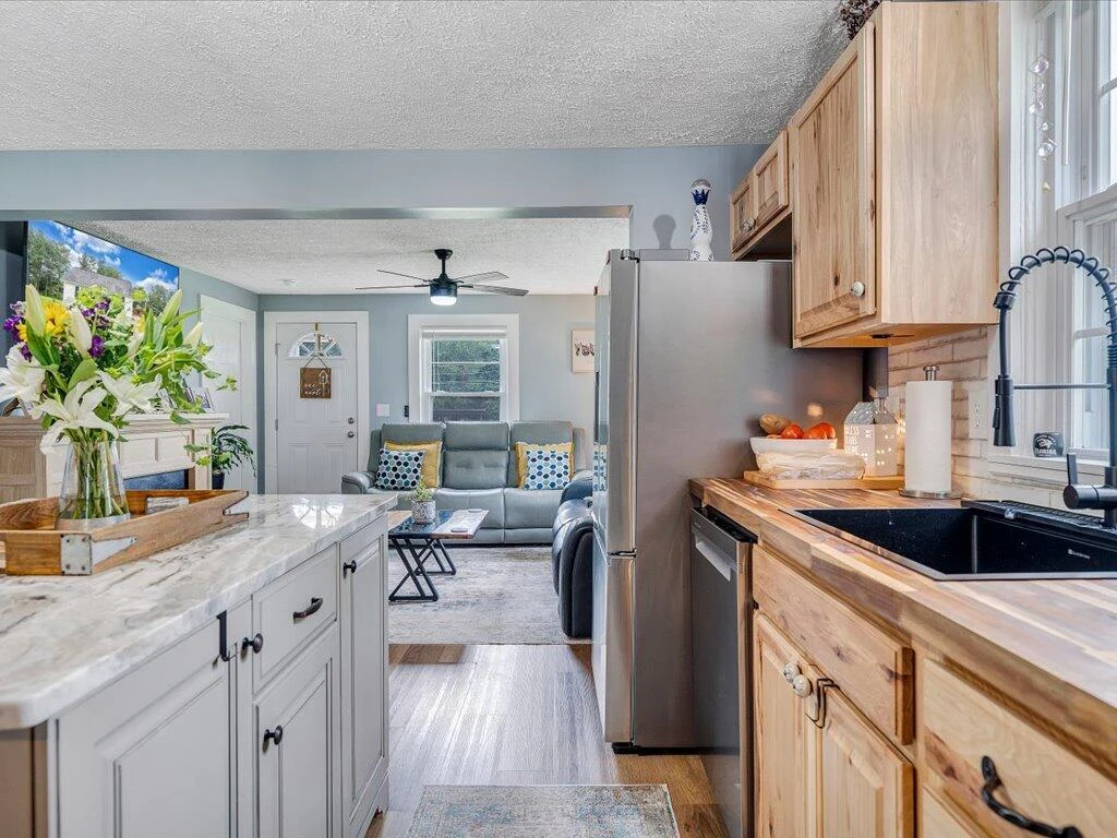 214 Spring RD - Photo 12