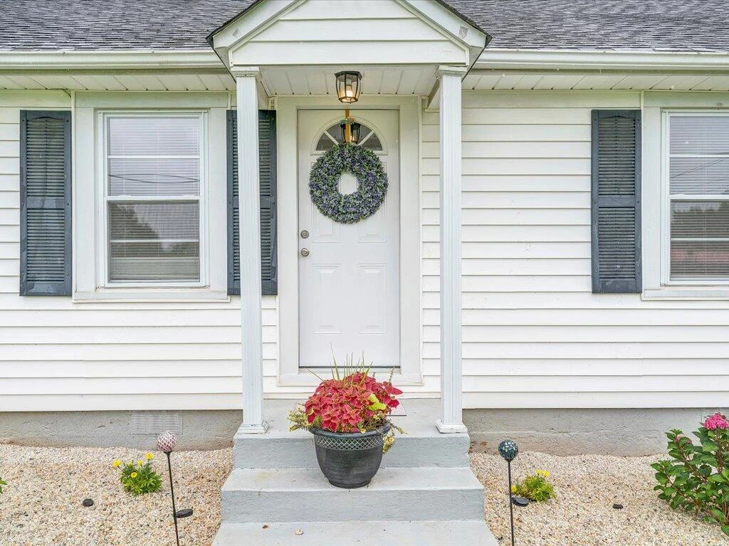 214 Spring RD - Photo 2