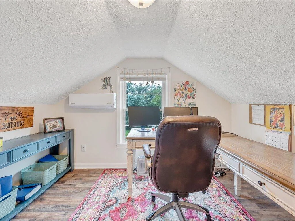 214 Spring RD - Photo 32
