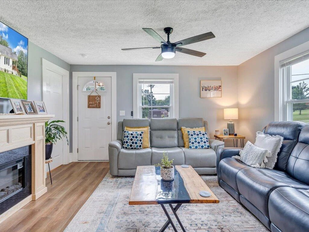 214 Spring RD - Photo 5
