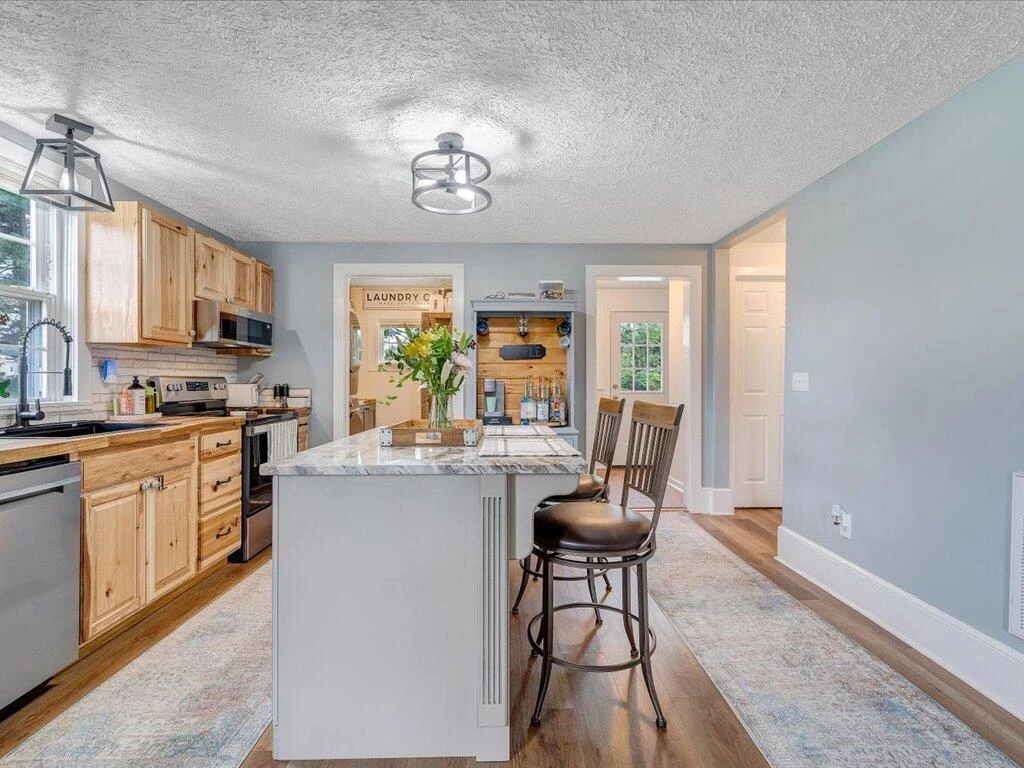 214 Spring RD - Photo 8