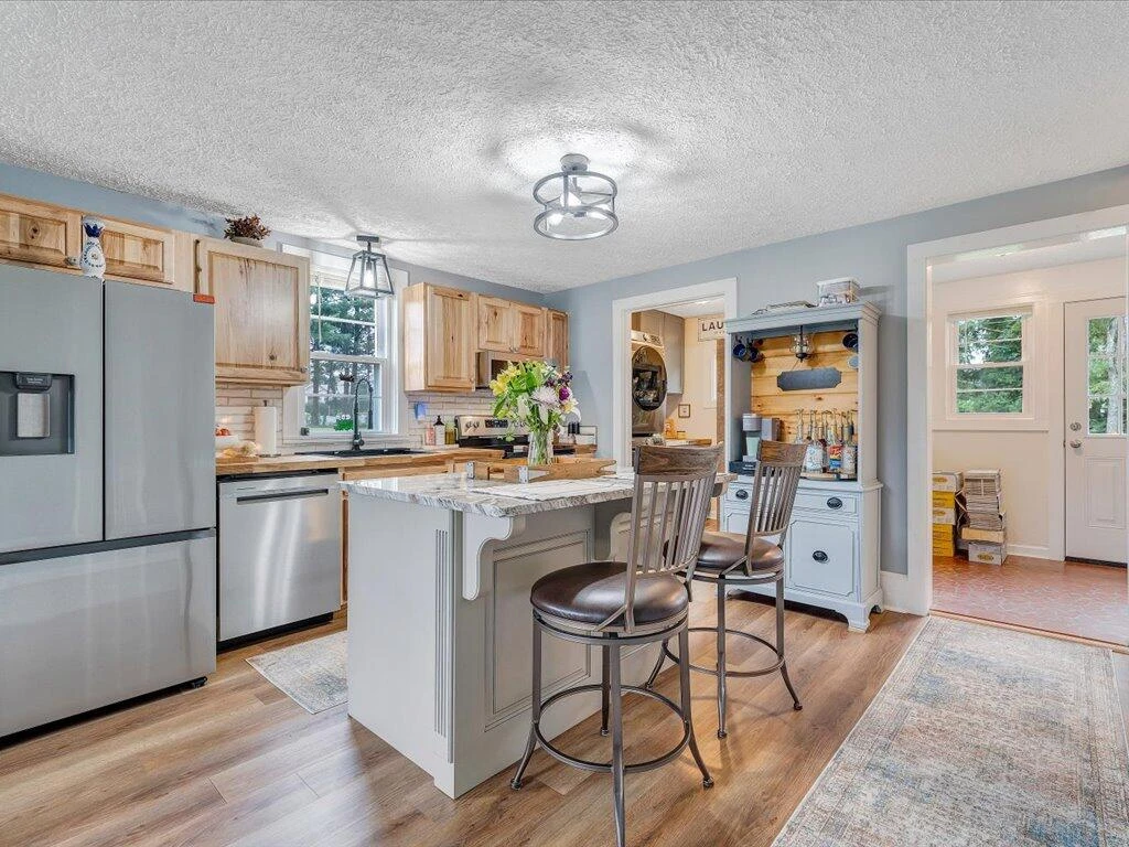 214 Spring RD - Photo 9
