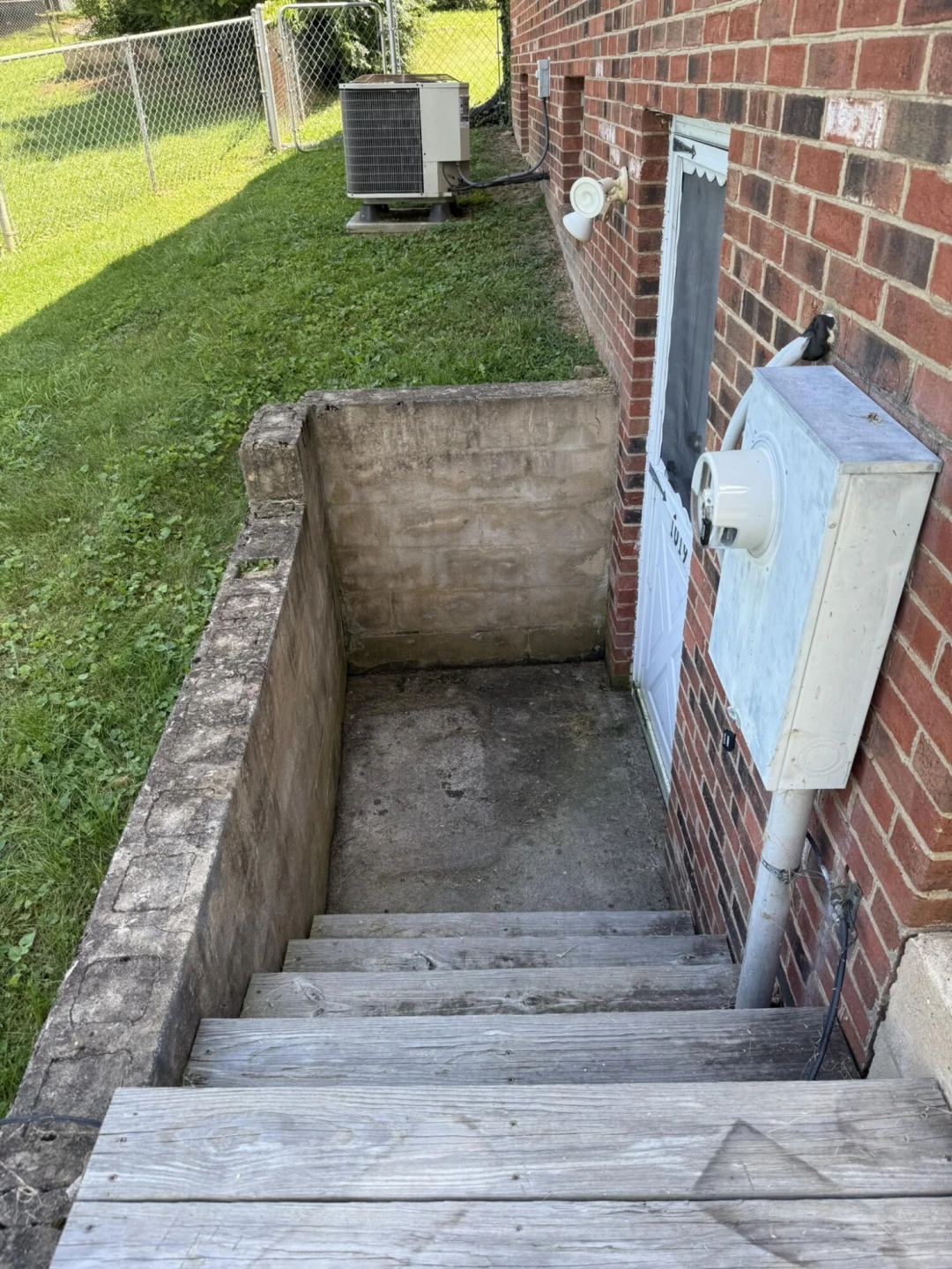 1019 Staunton ST - Photo 11