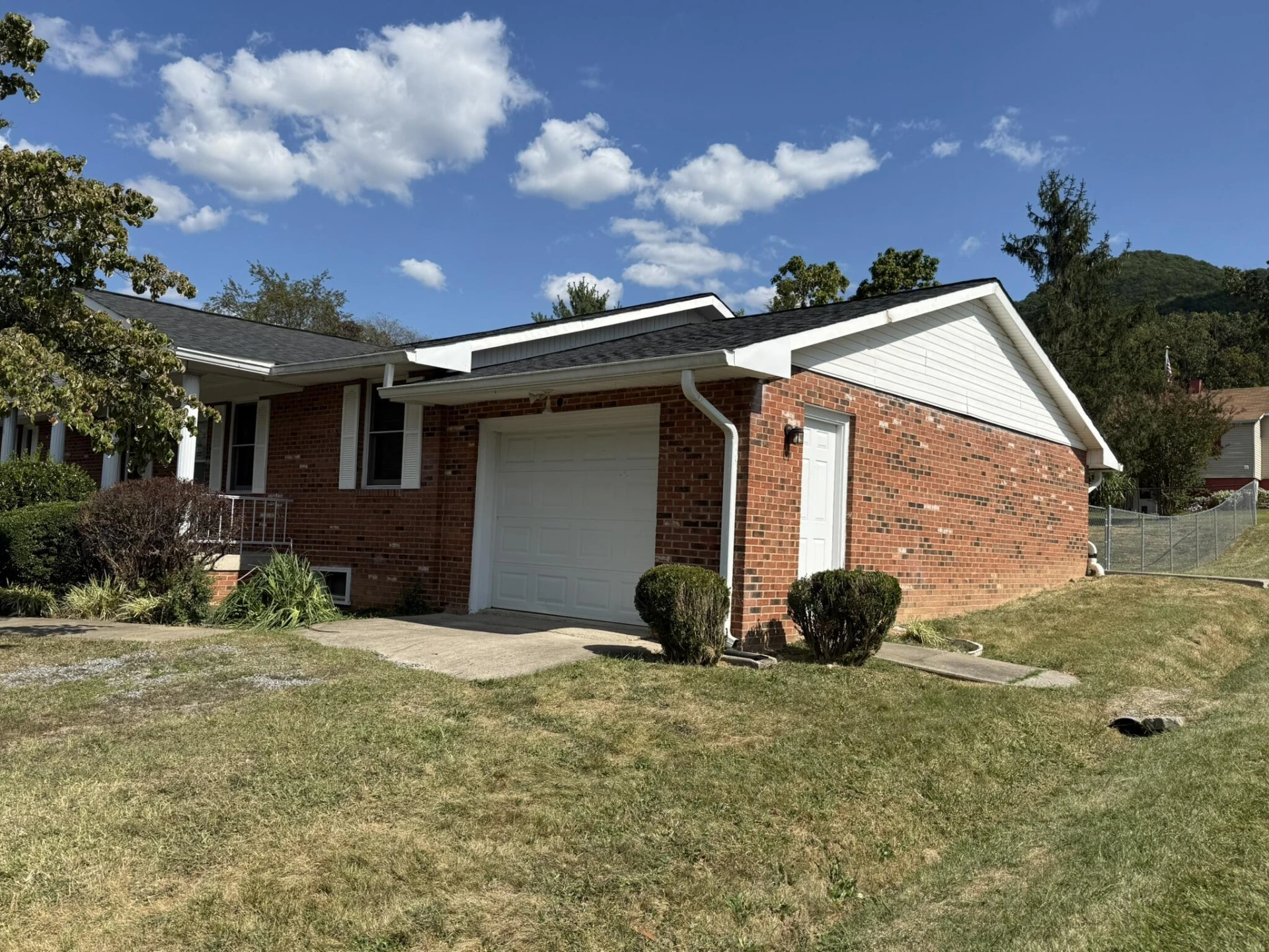 1019 Staunton ST - Photo 3