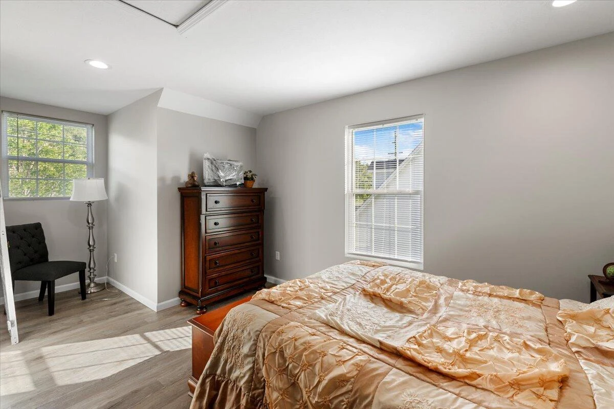 607 Rock RD W - Photo 4
